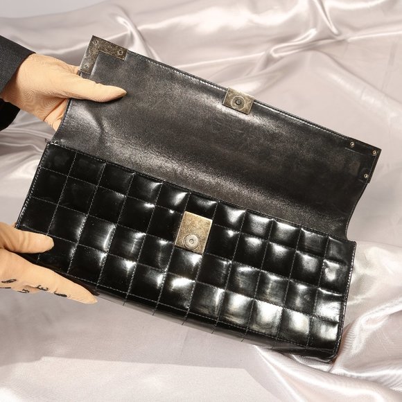 Extremely Rare CHANEL Chocolate Bar Clutch - Picture 7 of 7